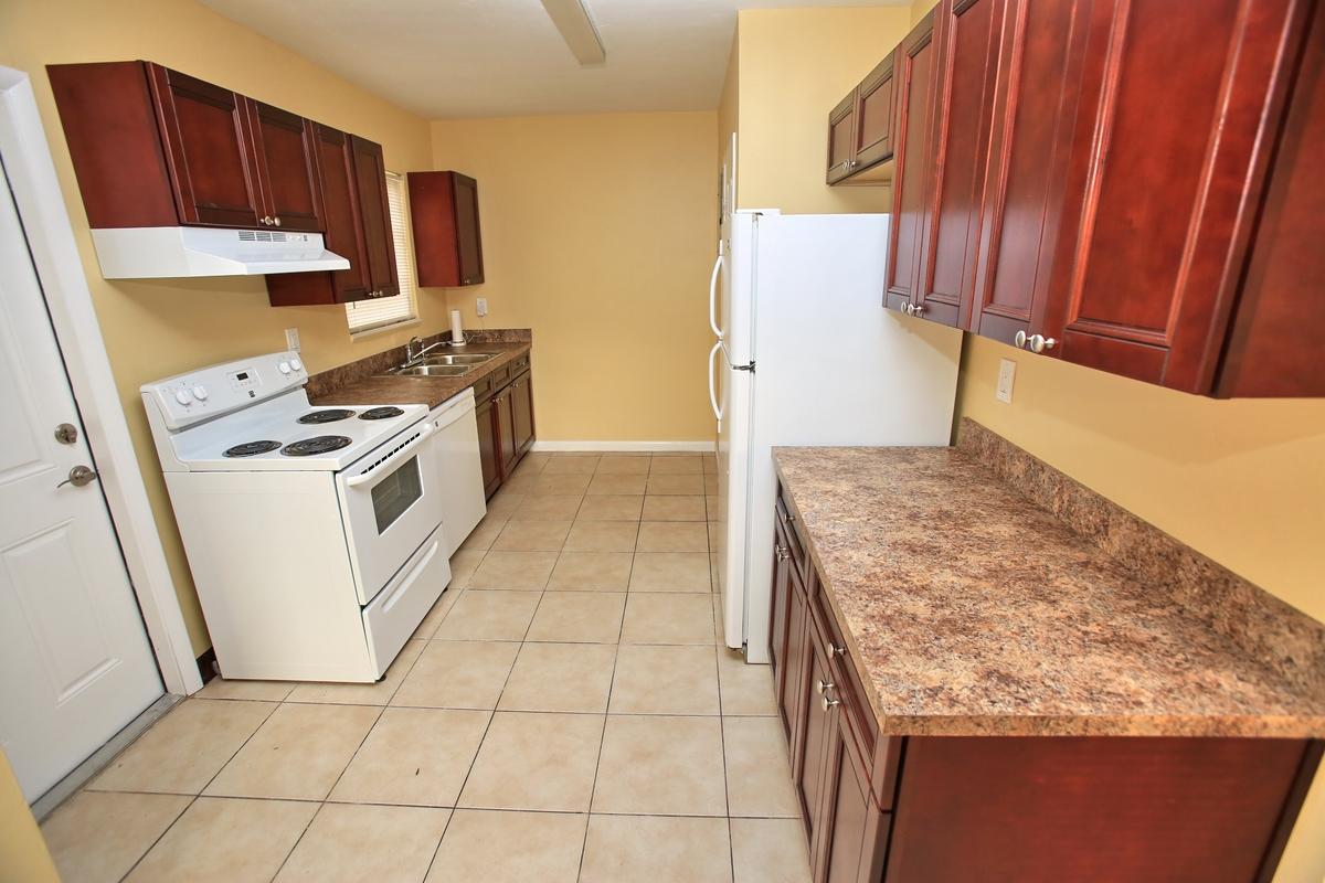 LAUDERDALE MANORS AMD PLAT - Residential Lease