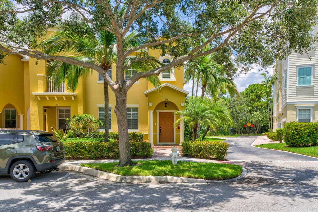 Photo of 115 Seagrape Drive #201, Jupiter, FL 33458 (MLS # R11023534)