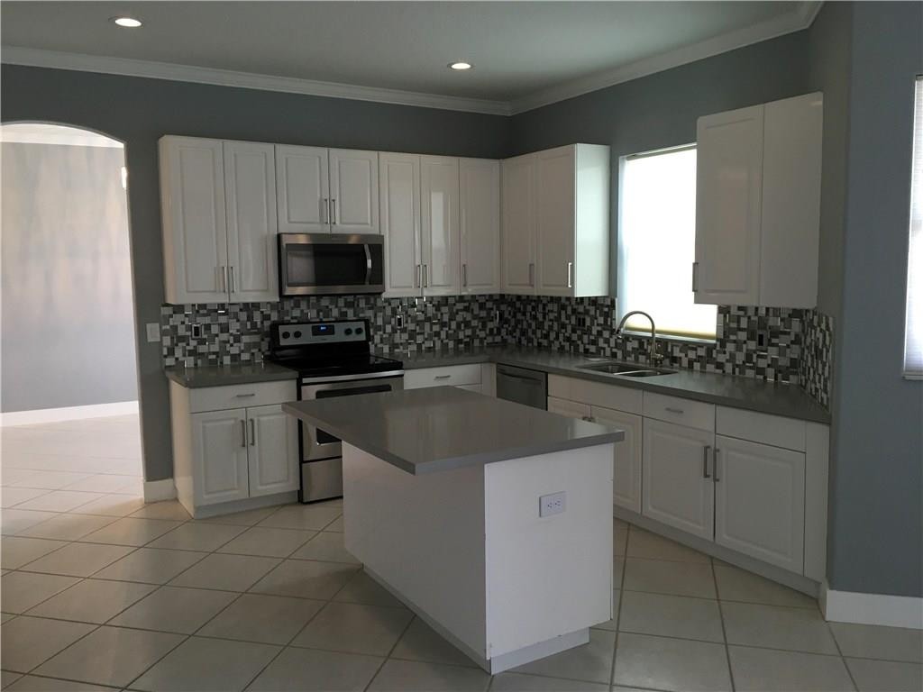 Heftler Homes At Pembroke - Residential