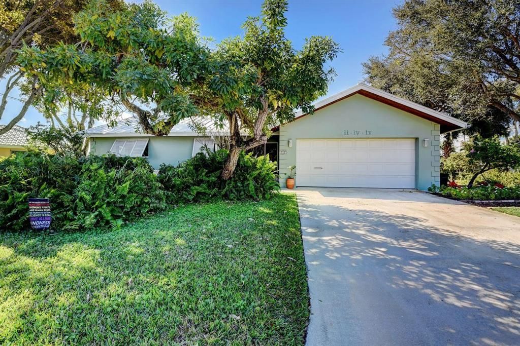 Photo of 249 NW 10th Court, Boca Raton, FL 33486 (MLS # R10691501)