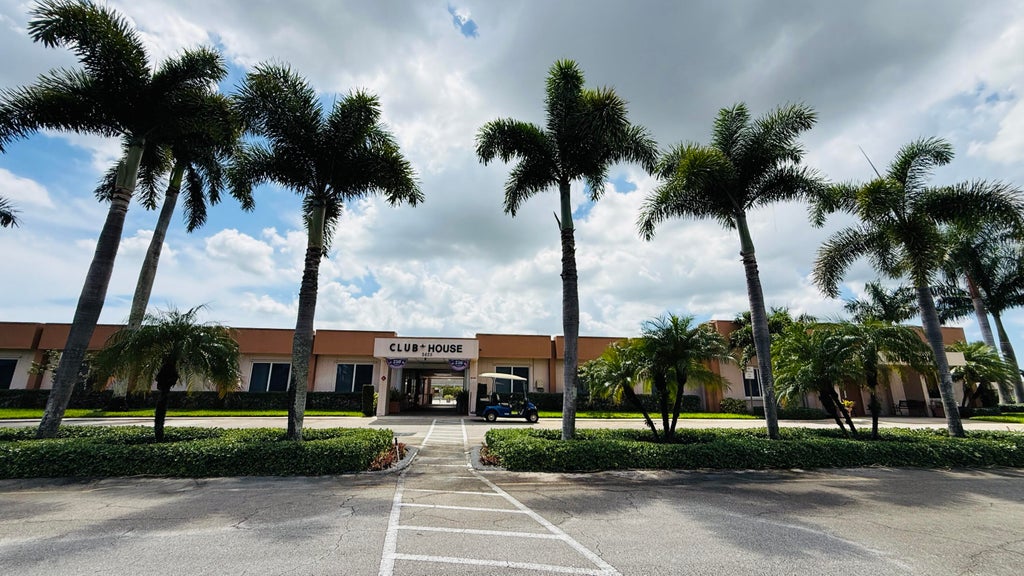 Photo of 2676 DUDLEY Drive E #B, West Palm Beach, FL 33415 (MLS # B26053636)