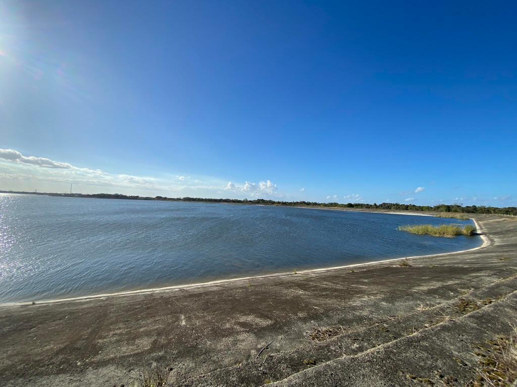 METES AND BOUNDS - Land