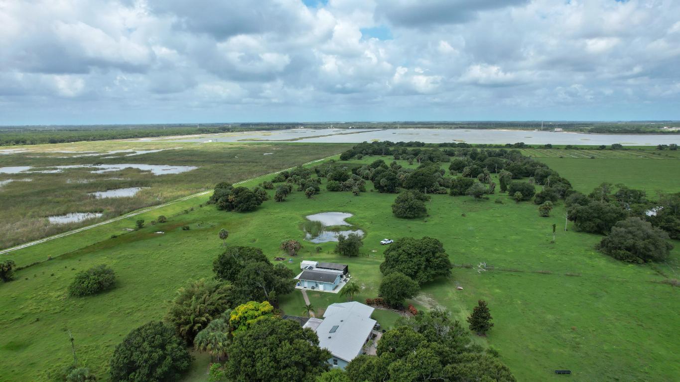 METES AND BOUNDS - Land