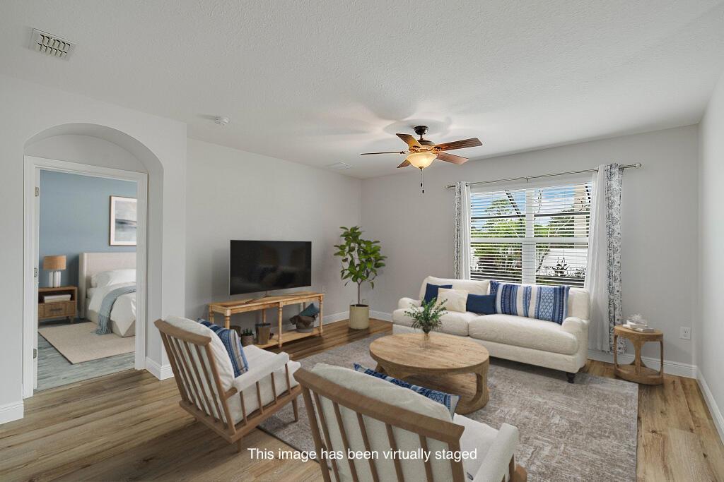 1611 Lexington Square SW