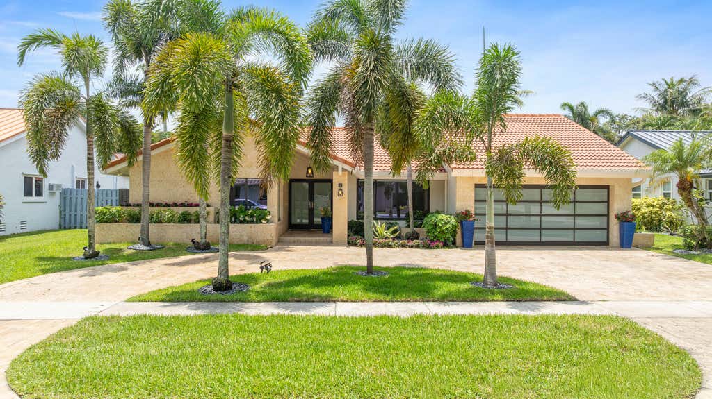 Photo of 10506 NW 7th Court, Plantation, FL 33324 (MLS # B26047202)