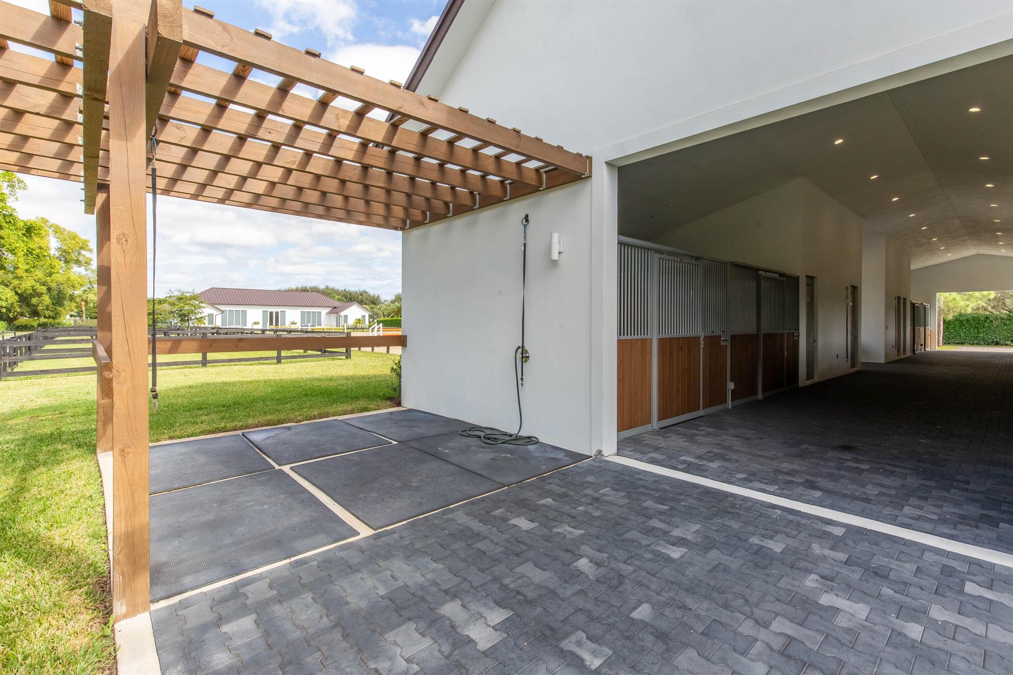 SADDLE TRAIL PARK OF WELL - Residential Lease