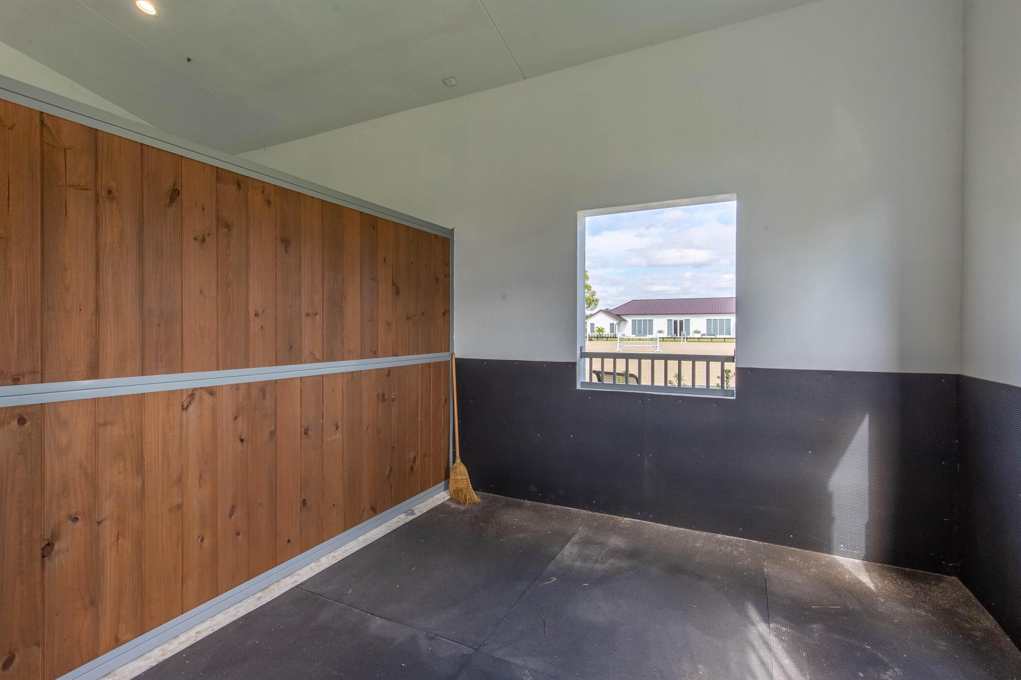 SADDLE TRAIL PARK OF WELL - Residential Lease