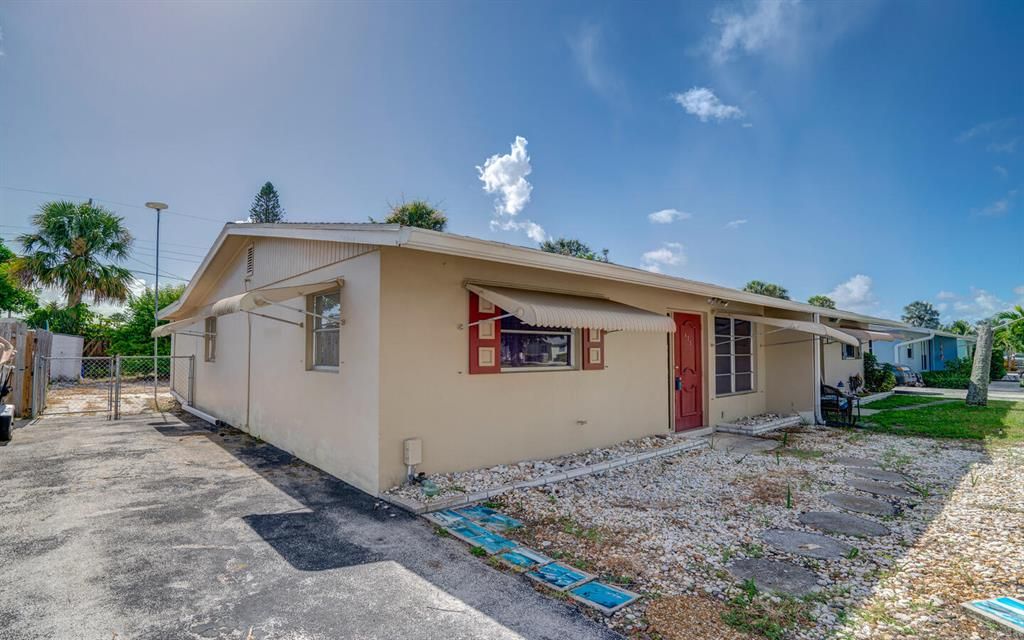Photo of 425 SE Robalo Court, Stuart, FL 34996 (MLS # R10823236)