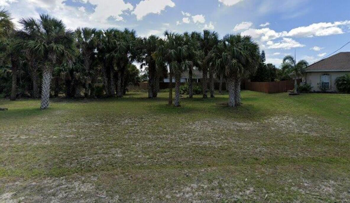 Lot DOES NOT have a sign on it. The owner of this lot also owns the one next door that is also up for sale at $34,000. The lot next door is lot #11 and is listed under MLS as 282 La Gore.