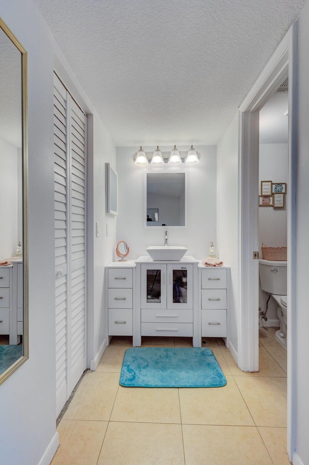 BAY REACH CONDO - Residential