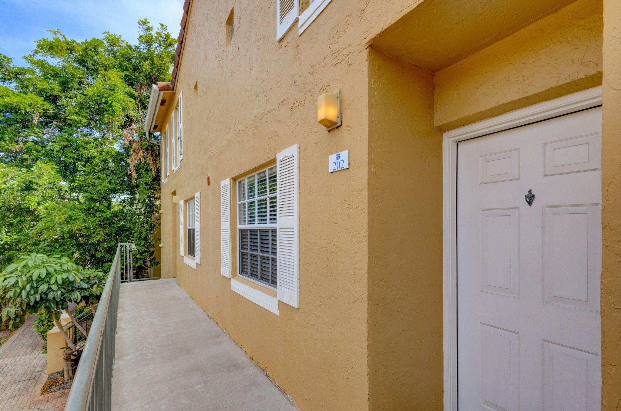 1040 Lake Shore Drive 202