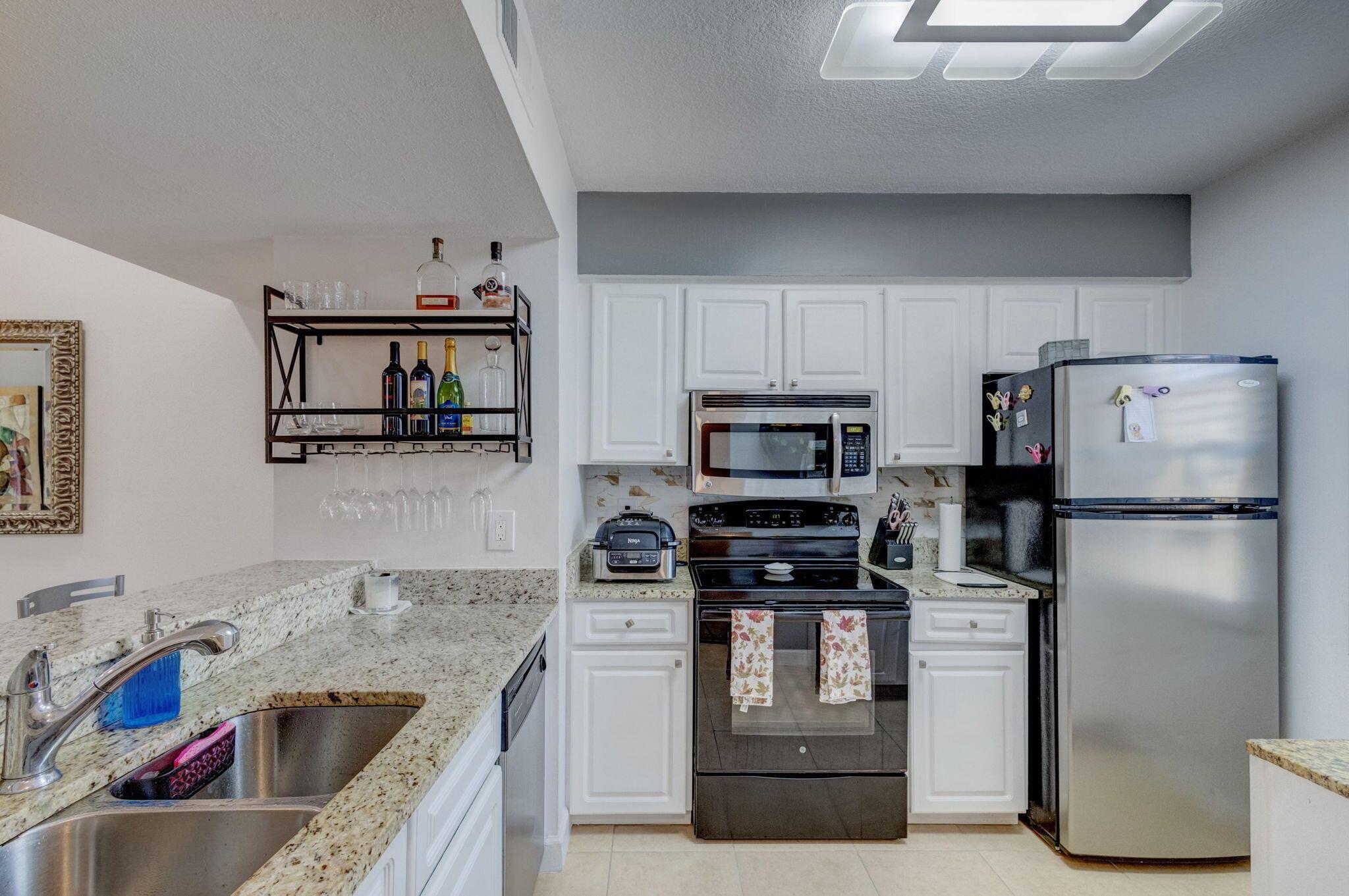 BAY REACH CONDO - Residential