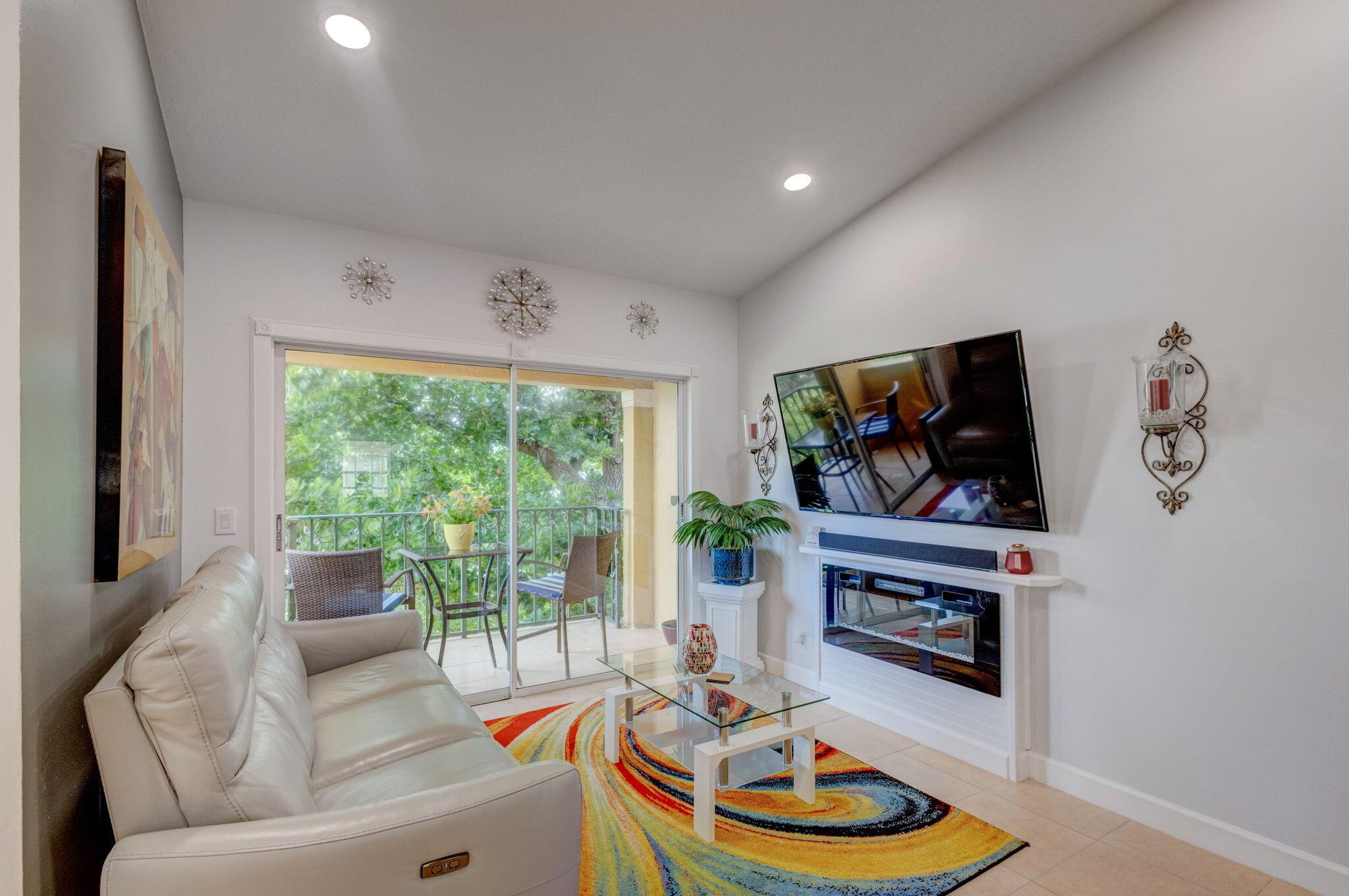 BAY REACH CONDO - Residential