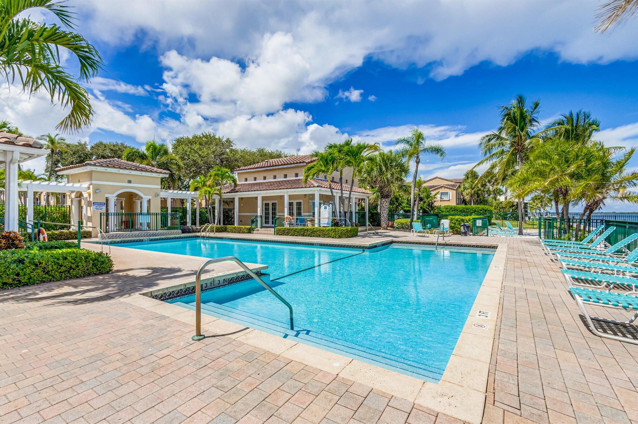 BAY REACH CONDO - Residential