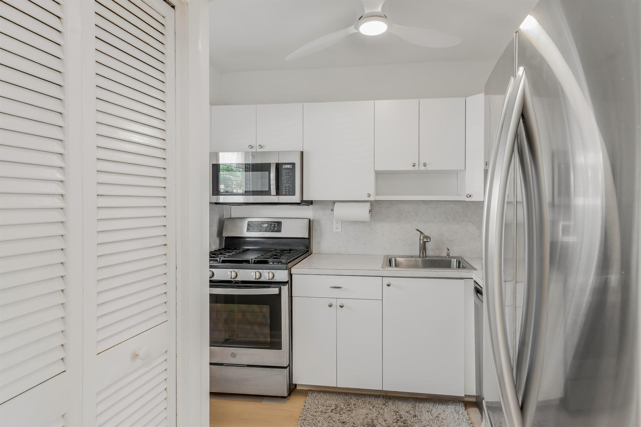 BOCA GOLFVIEW CONDO - Residential Lease