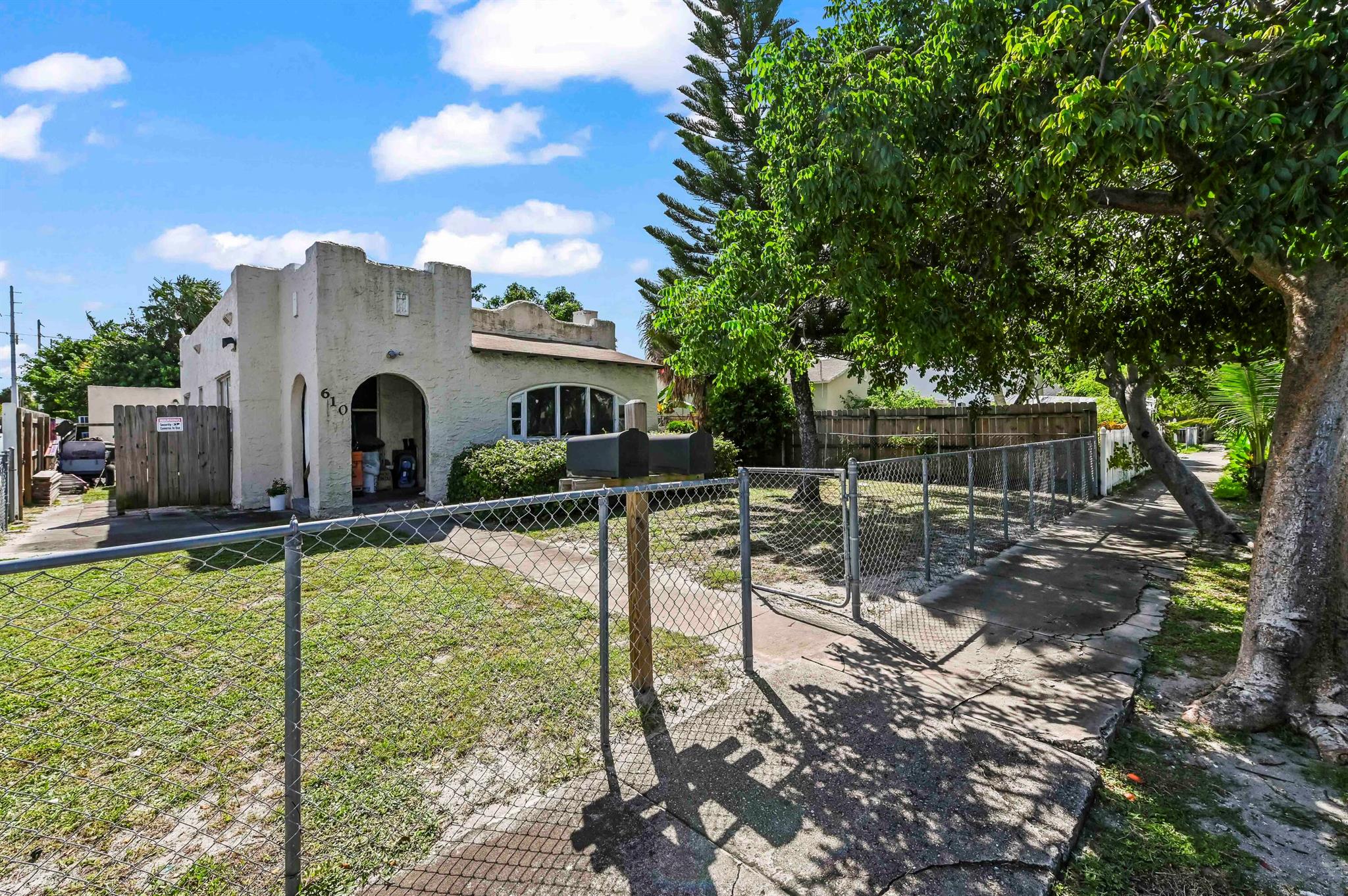 View photos, virtual tours, details... 610 32nd Street