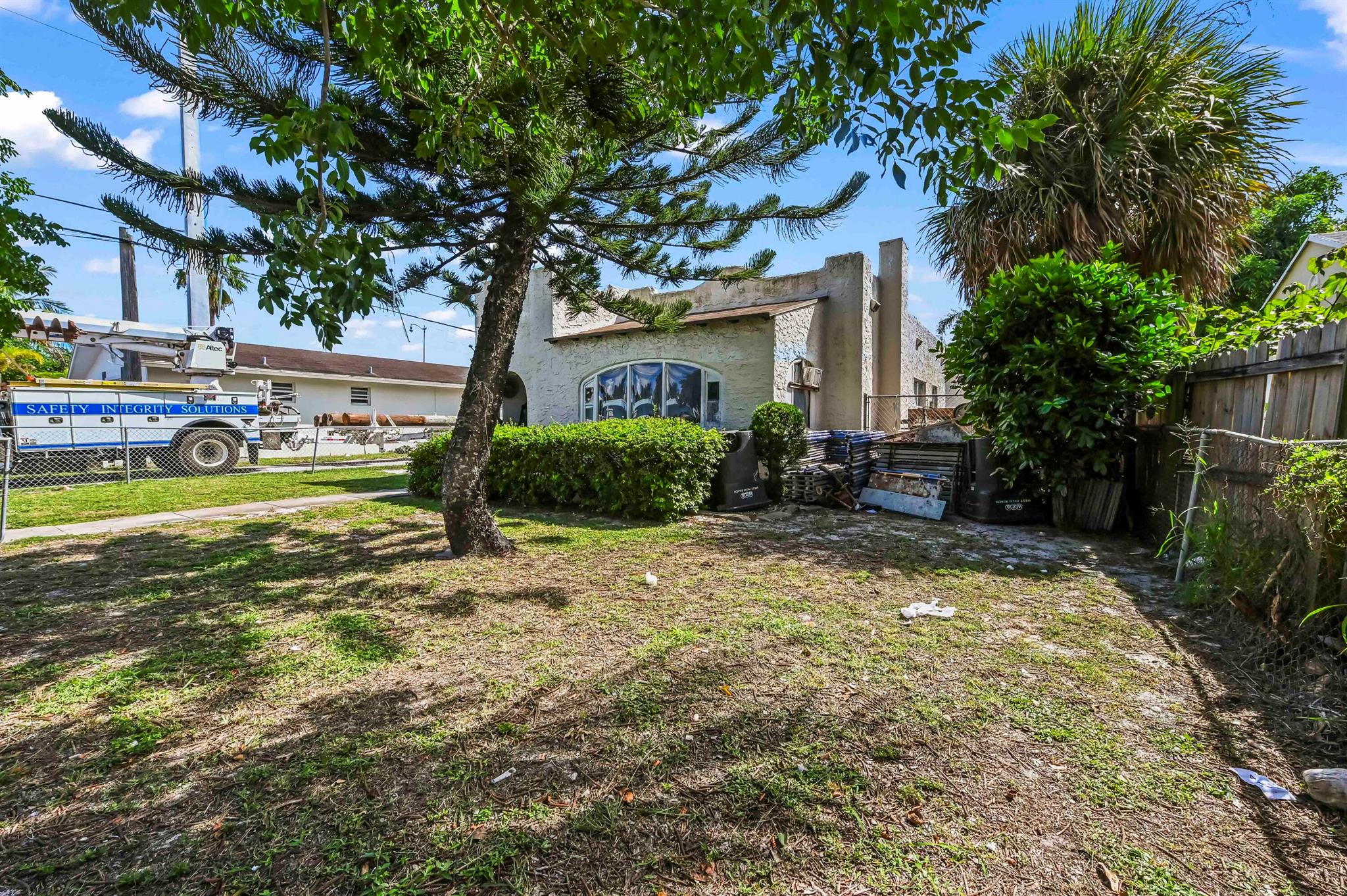 View photos, virtual tours, details... 610 32nd Street