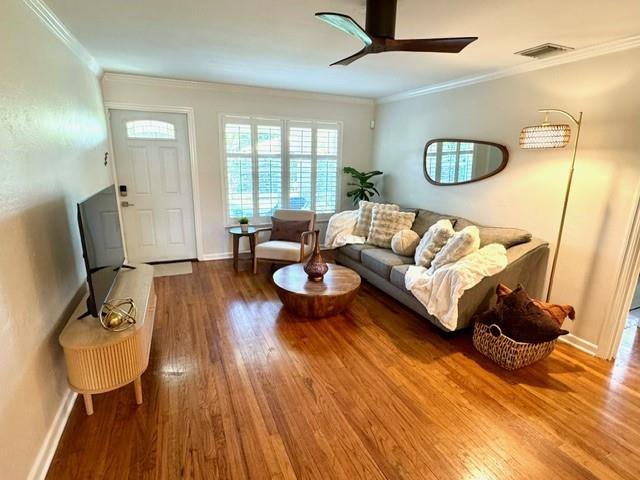 250 NE 10th St