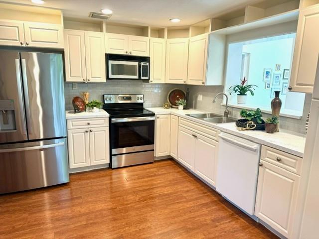 250 NE 10th St