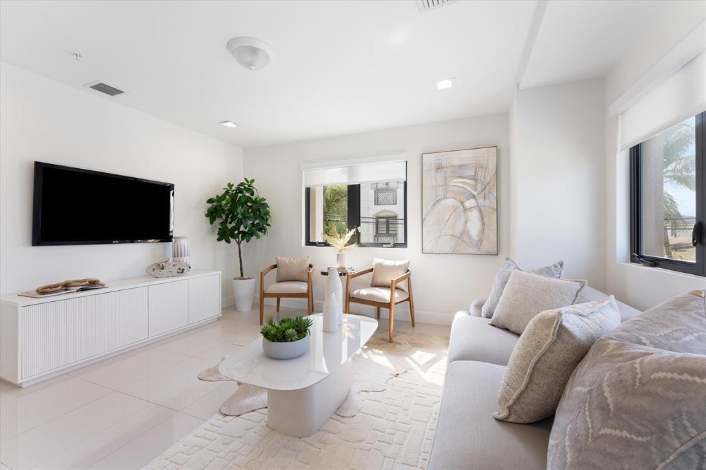 448 NW 41st St