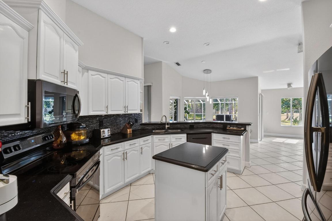 LOXAHATCHEE ACERAGE - Residential Lease