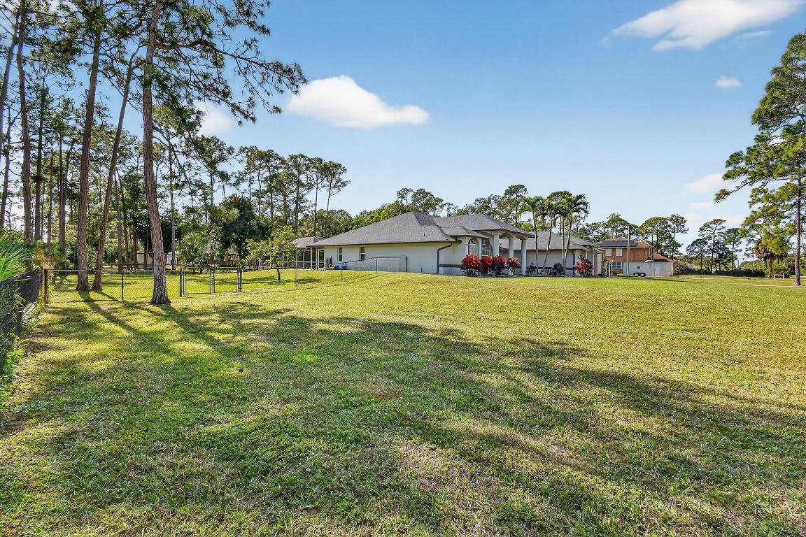 LOXAHATCHEE ACERAGE - Residential Lease