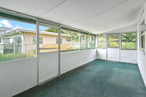 A home in Lake Worth Beach