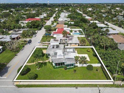 A home in Lake Worth Beach