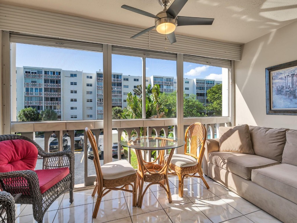 MEADOWBROOK - Residential