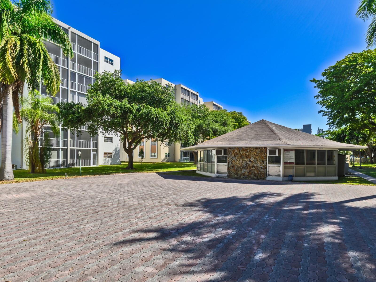 MEADOWBROOK - Residential