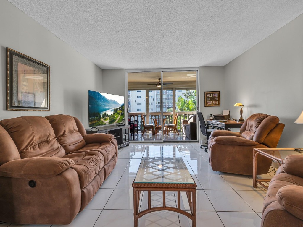 MEADOWBROOK - Residential