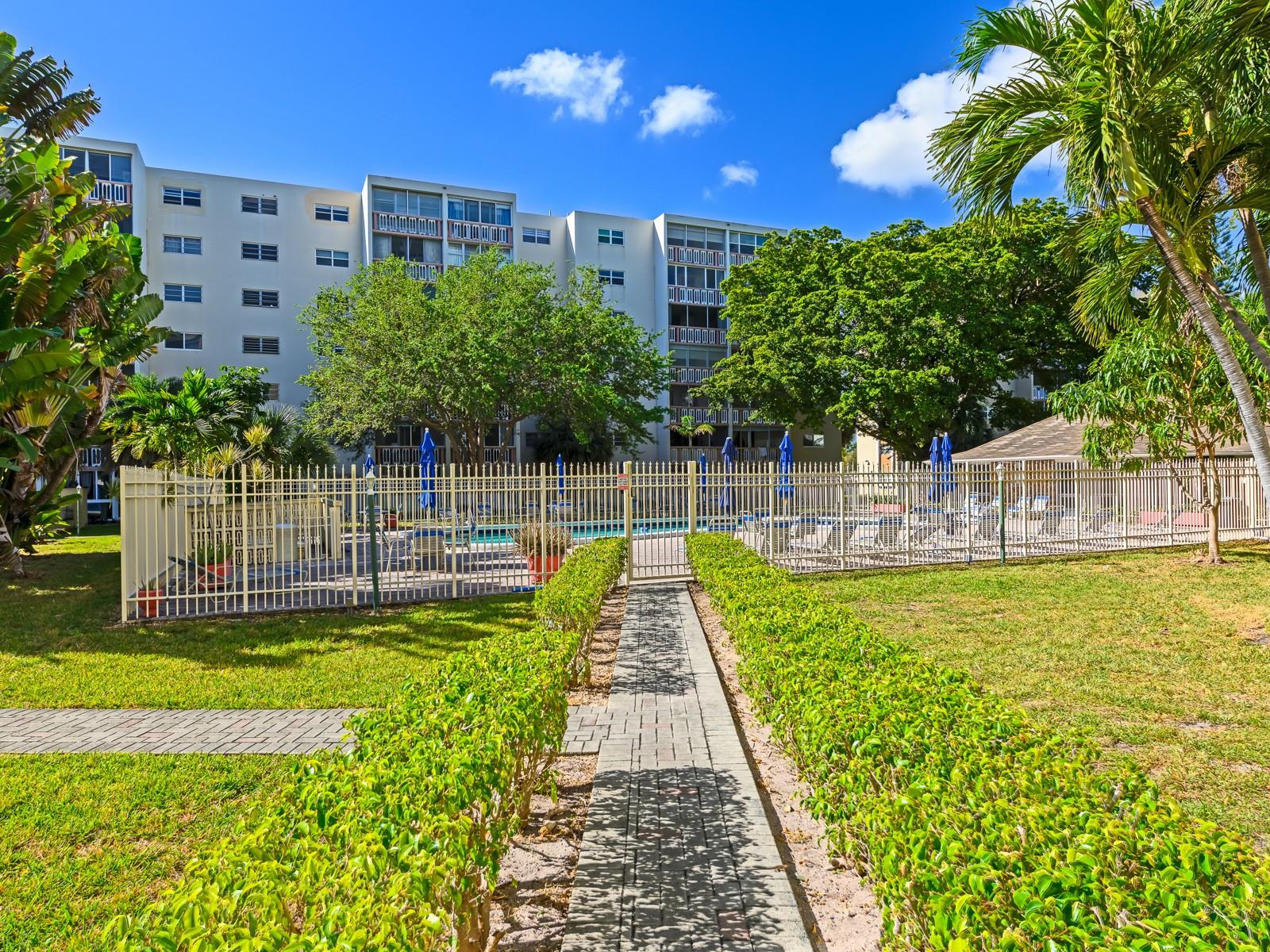 MEADOWBROOK - Residential