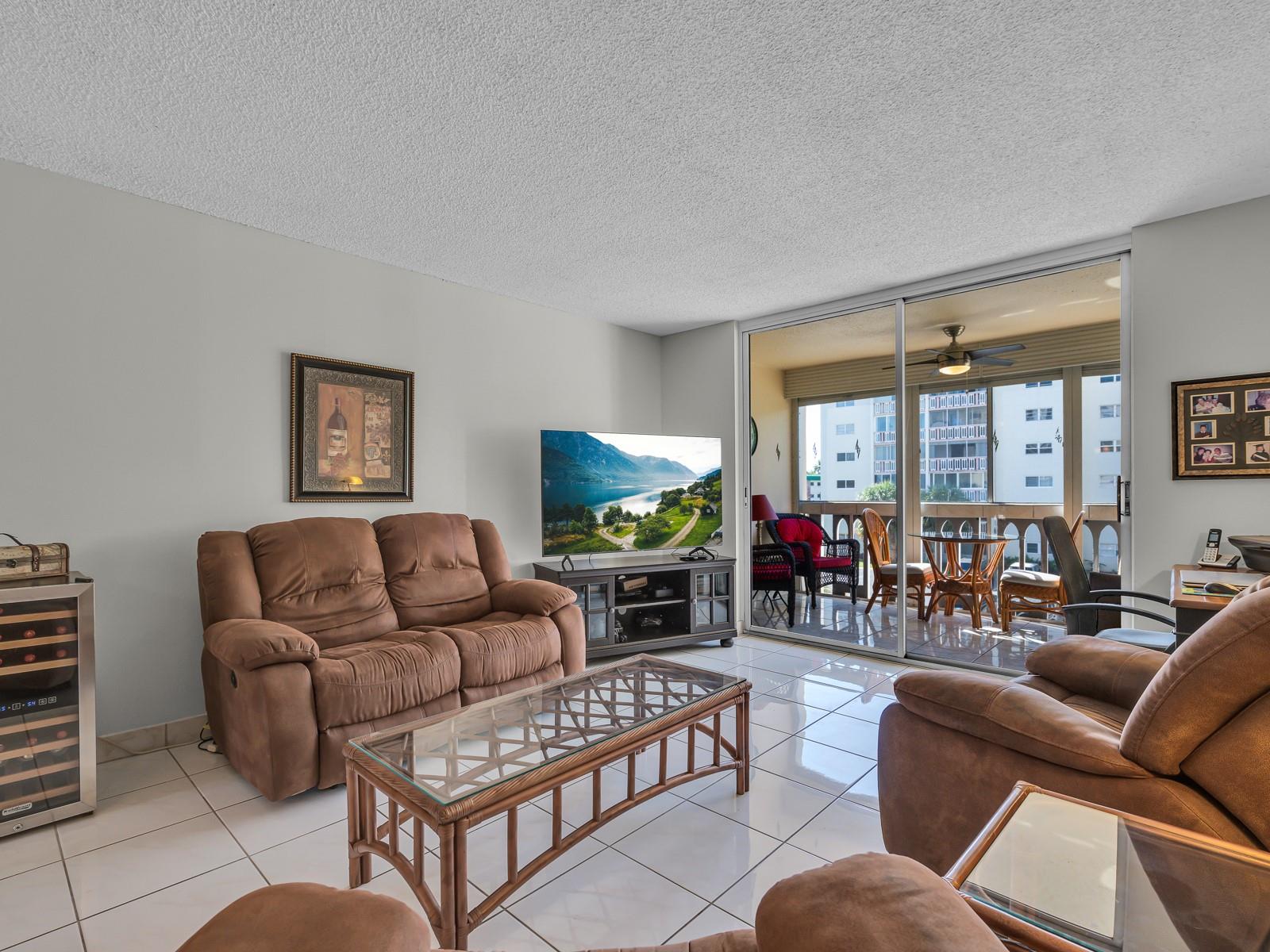 MEADOWBROOK - Residential