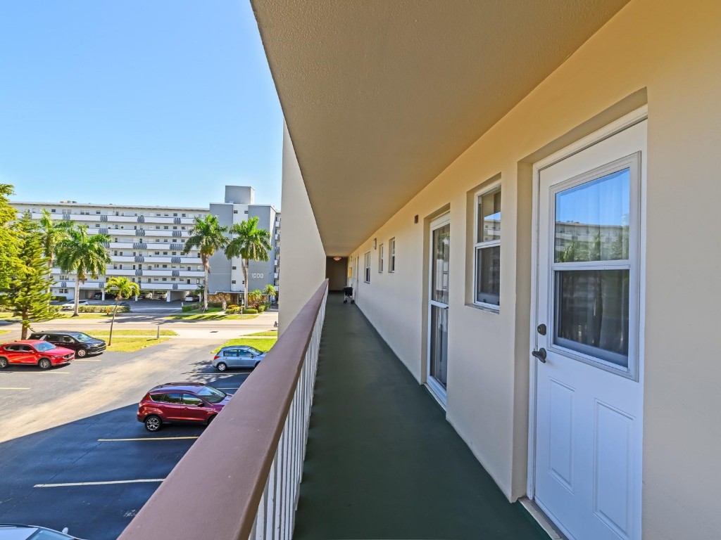 MEADOWBROOK - Residential