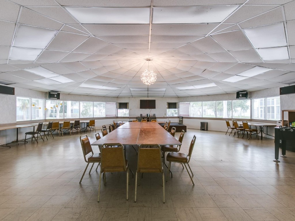 MEADOWBROOK - Residential