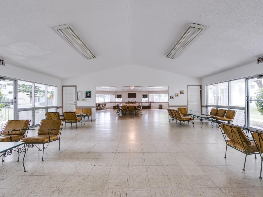 MEADOWBROOK - Residential