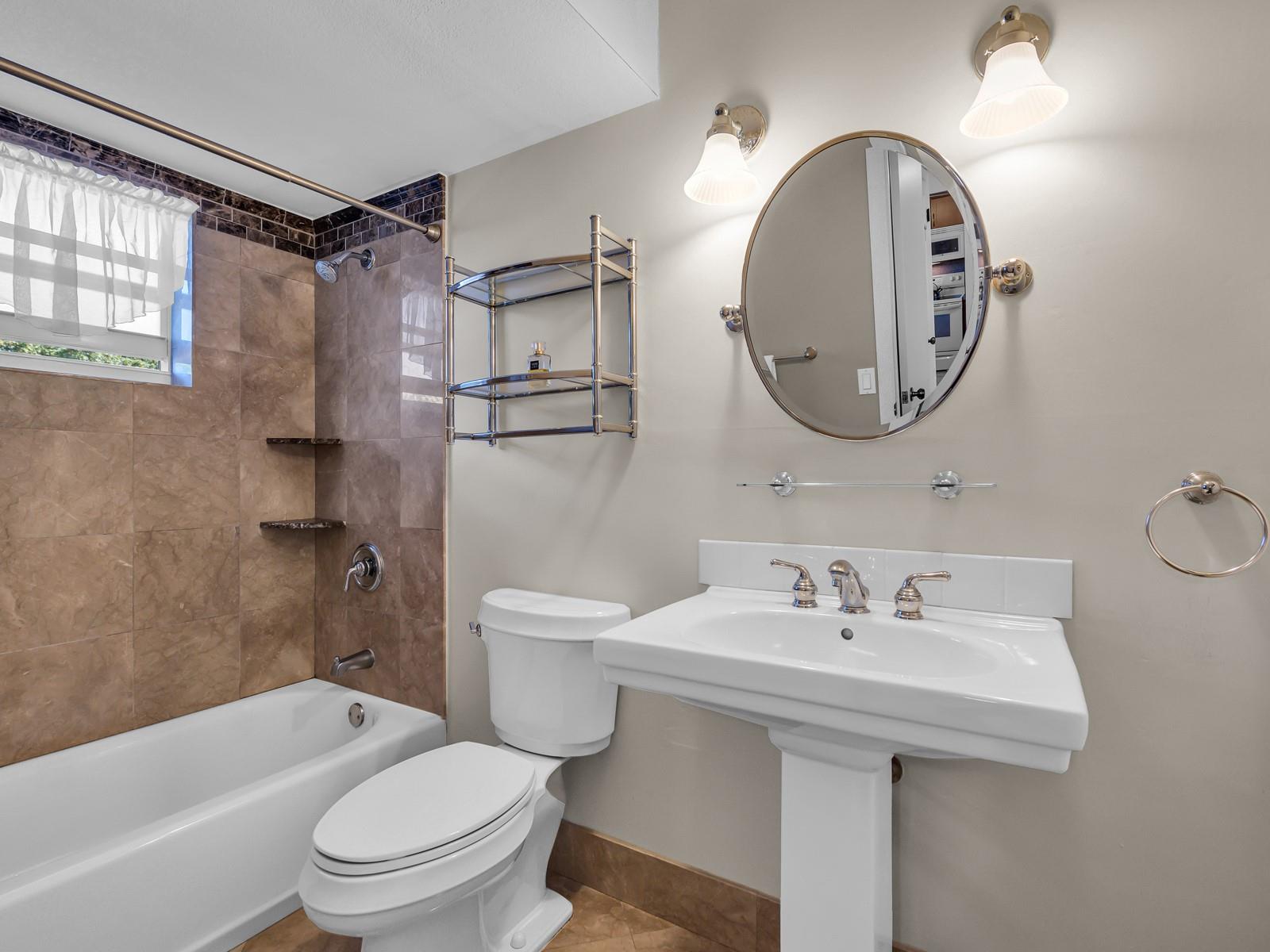 MEADOWBROOK - Residential