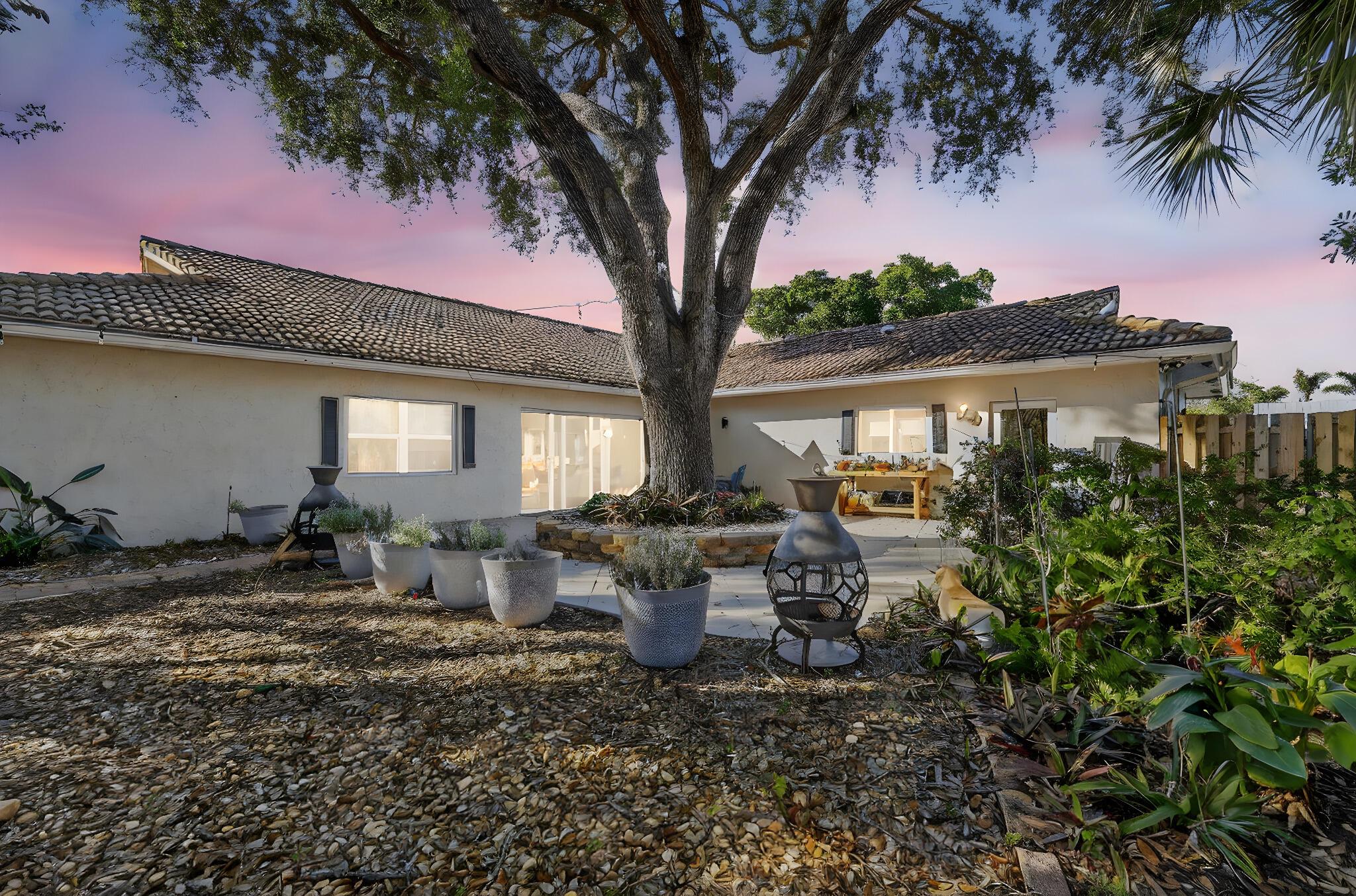 7598 W Country Club Boulevard