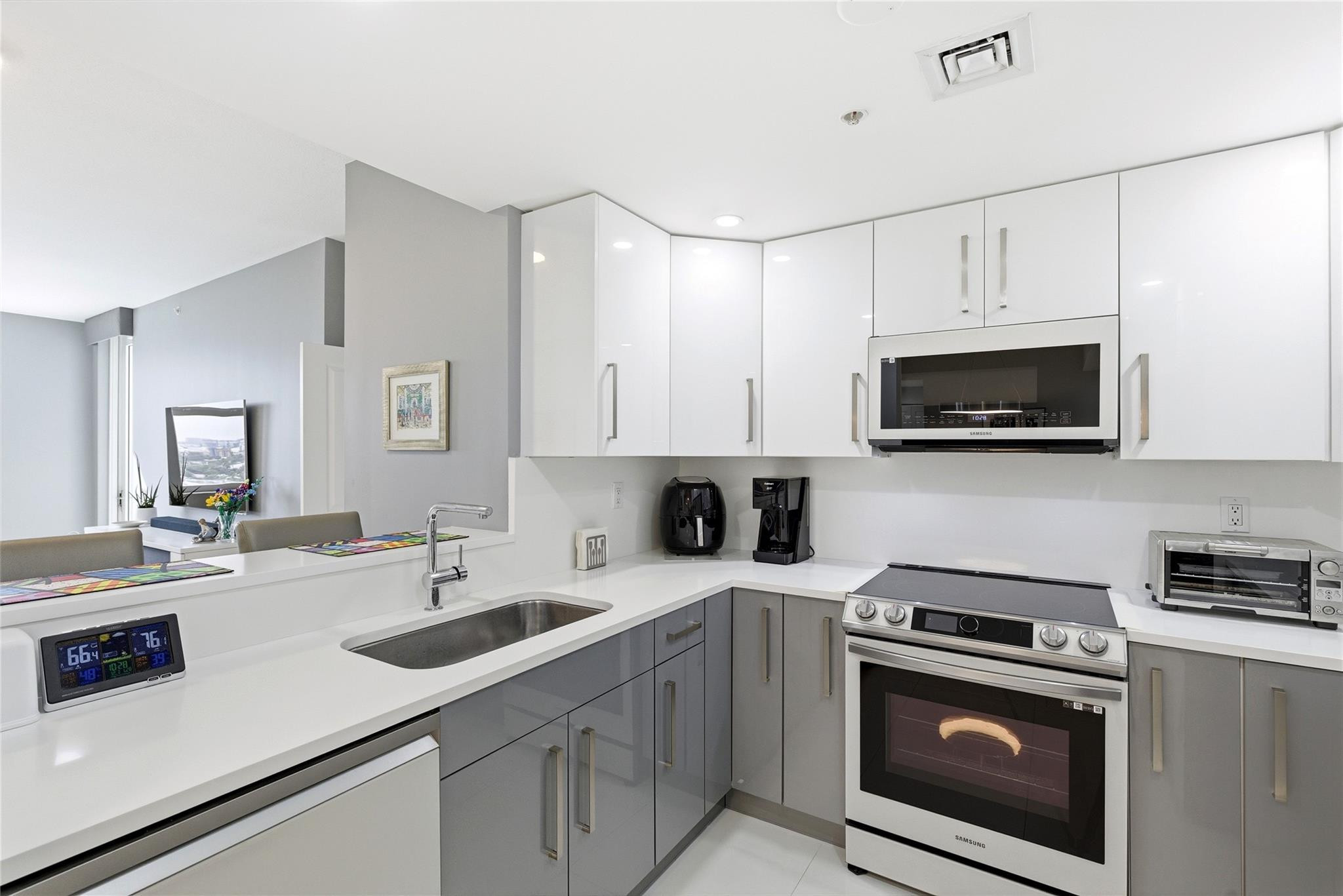 511 SE 5th Avenue 1811