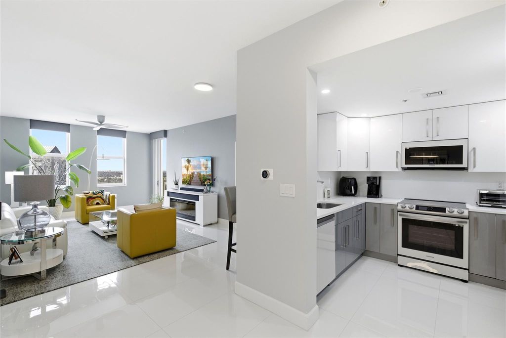 Photo of 511 SE 5th Avenue #1811, Fort Lauderdale, FL 33301 (MLS # F10549305)