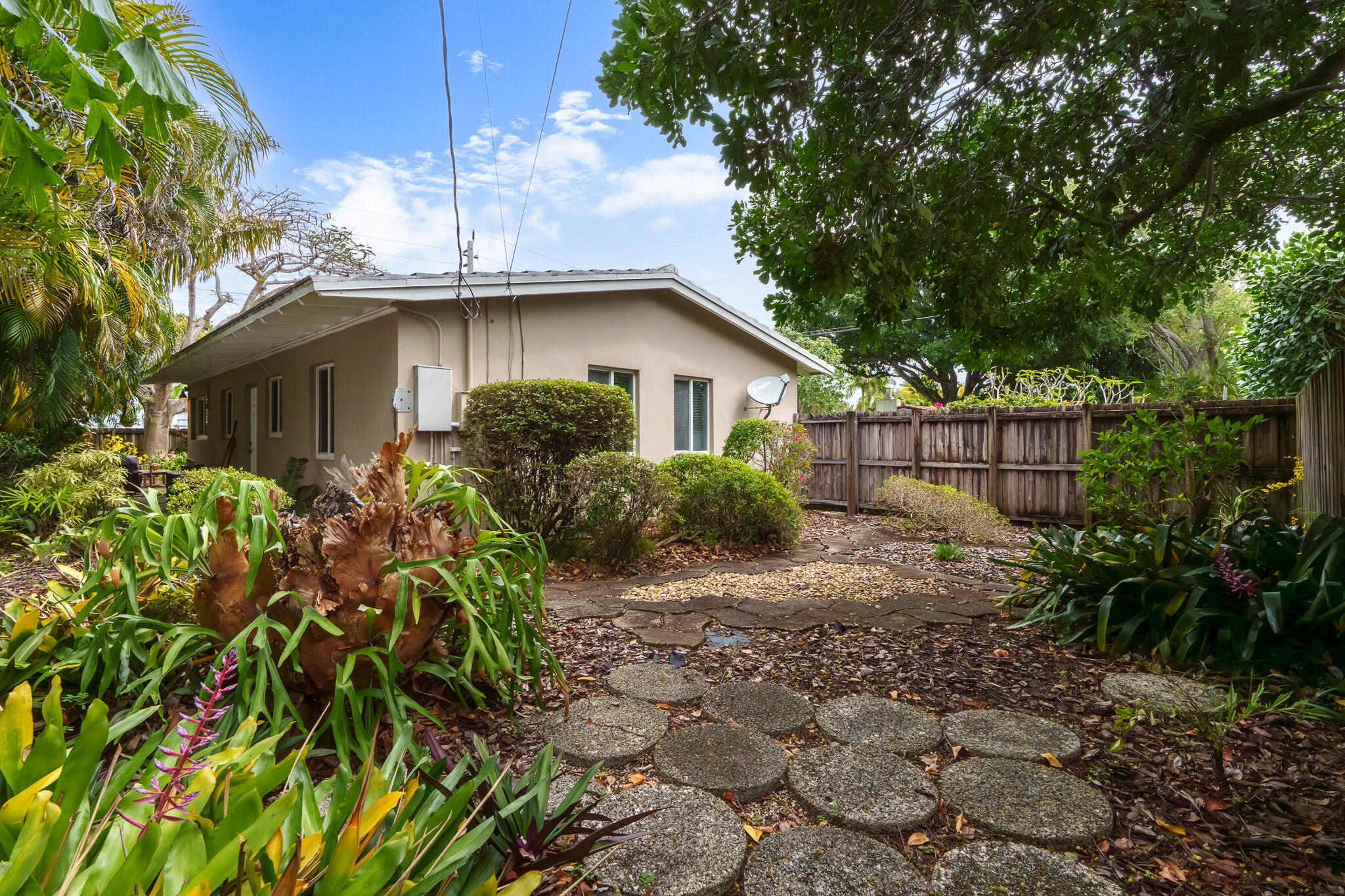 RESUB OF POR OF NORFOLK GARDENS - Residential