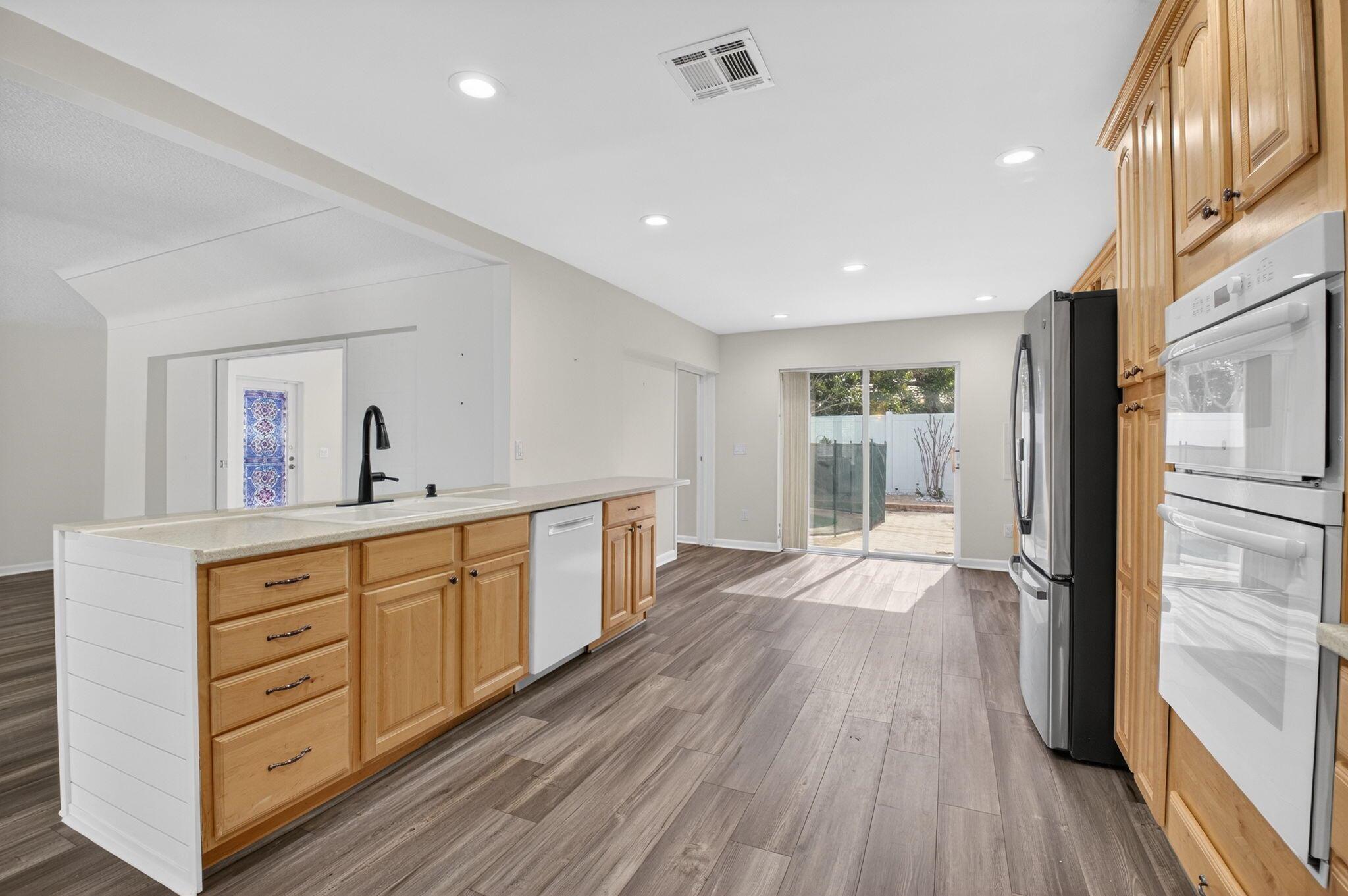 BOCA RATON SQUARE UNIT 1 - Residential Lease