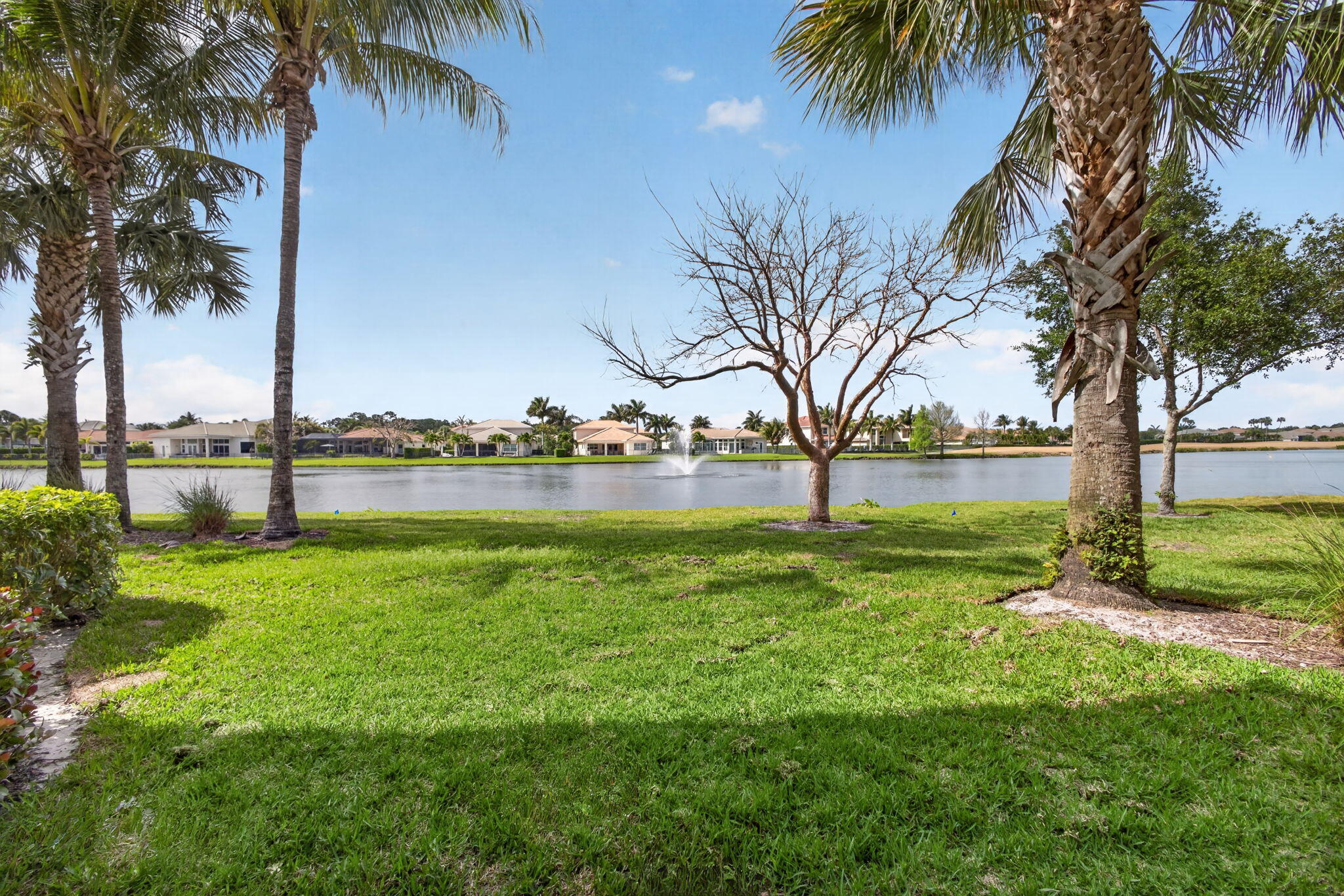 JUPITER COUNTRY CLUB CONDO II - Residential