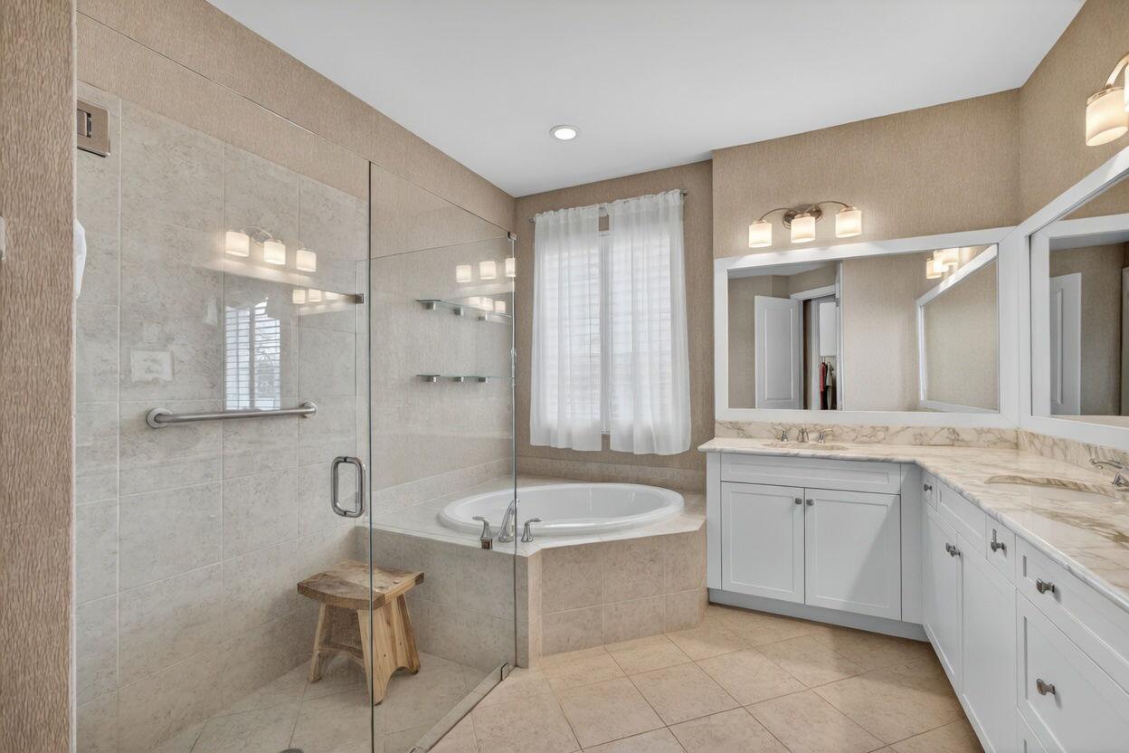 JUPITER COUNTRY CLUB CONDO II - Residential