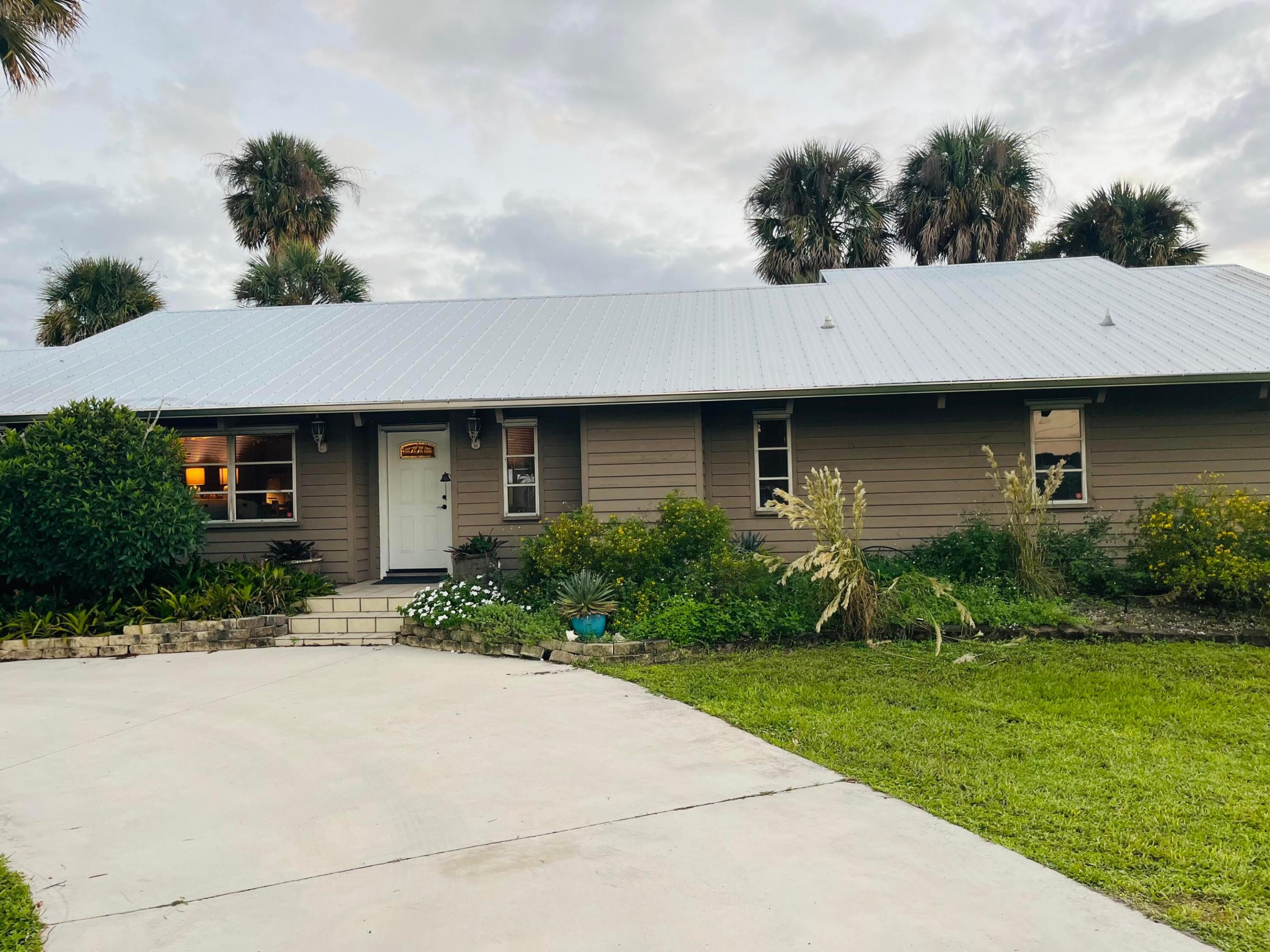 7864 US HIGHWAY 441 SE