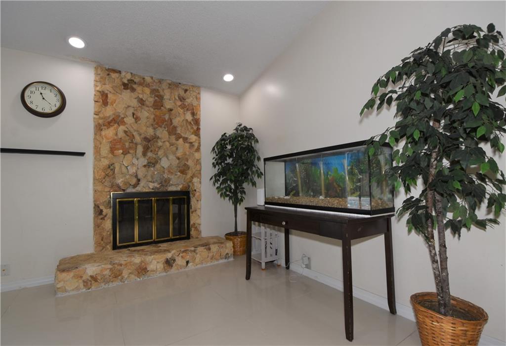Comrock 95-47 B - Residential