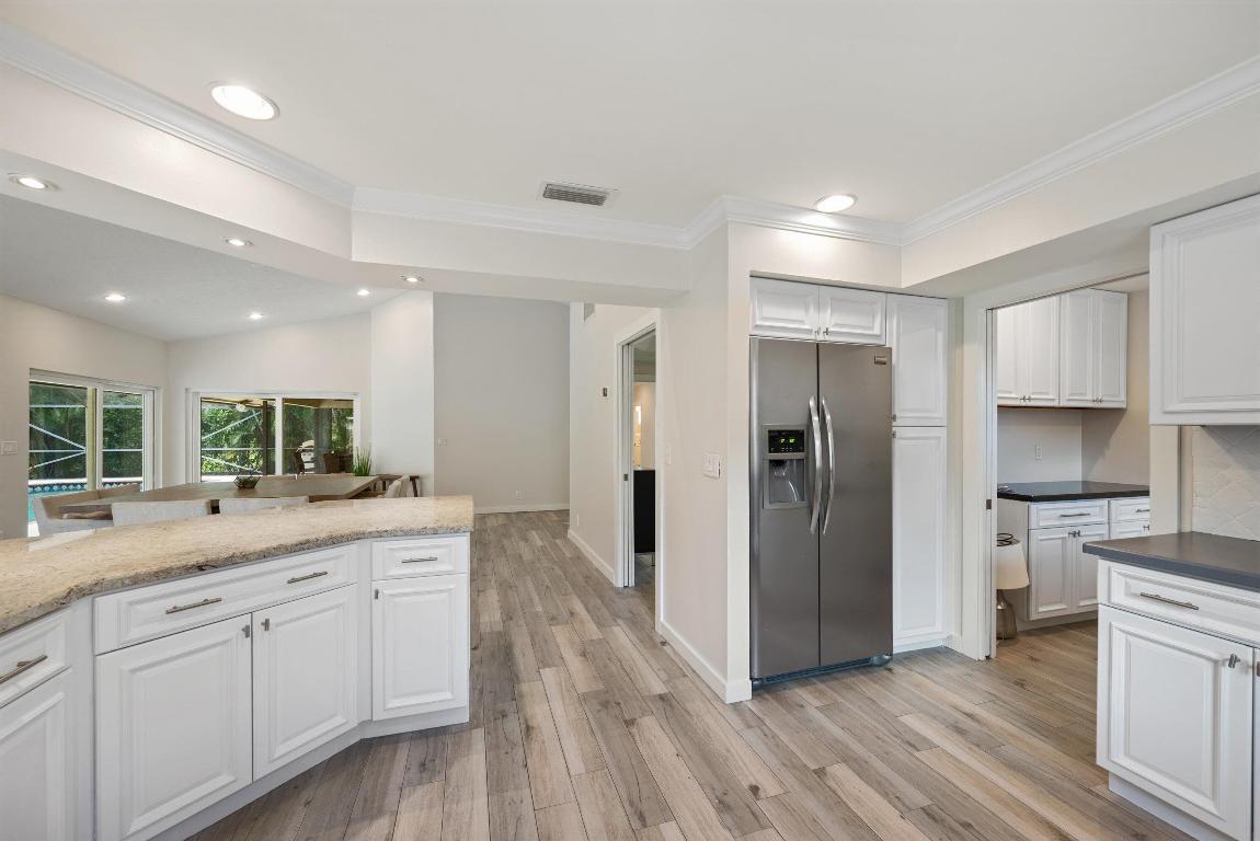 BARRINGTON WOODS OF WELLINGTON - Residential