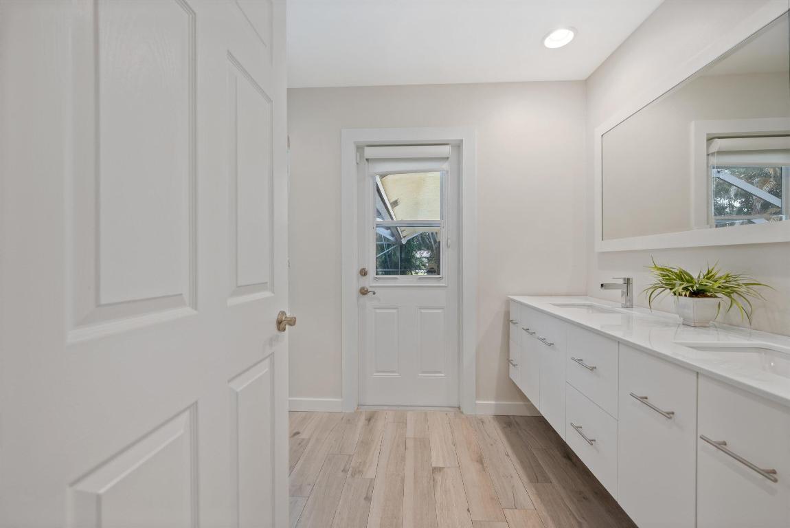 BARRINGTON WOODS OF WELLINGTON - Residential