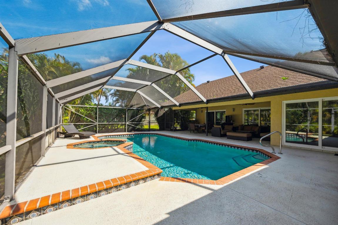 BARRINGTON WOODS OF WELLINGTON - Residential