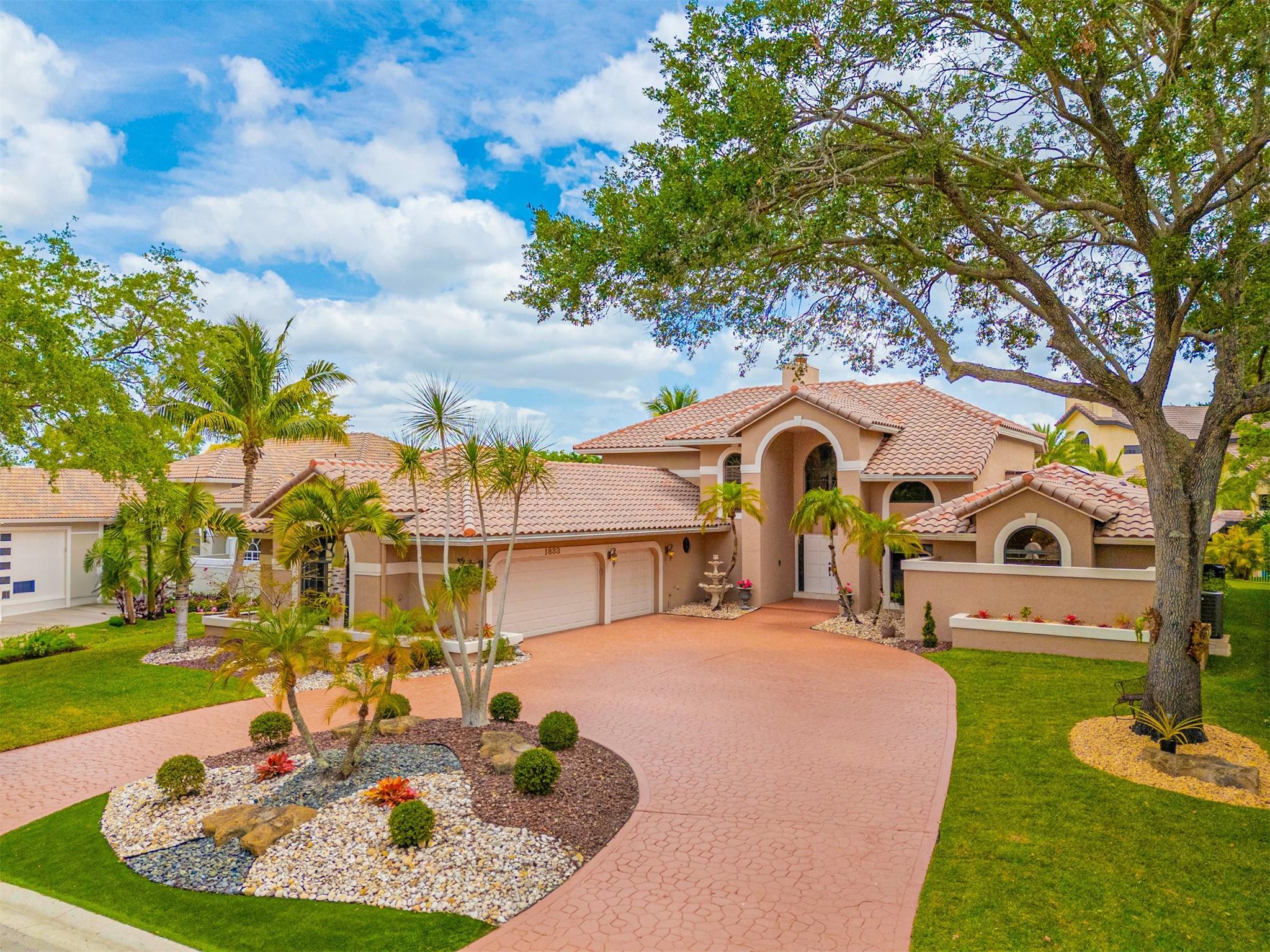 1833 Colonial Dr